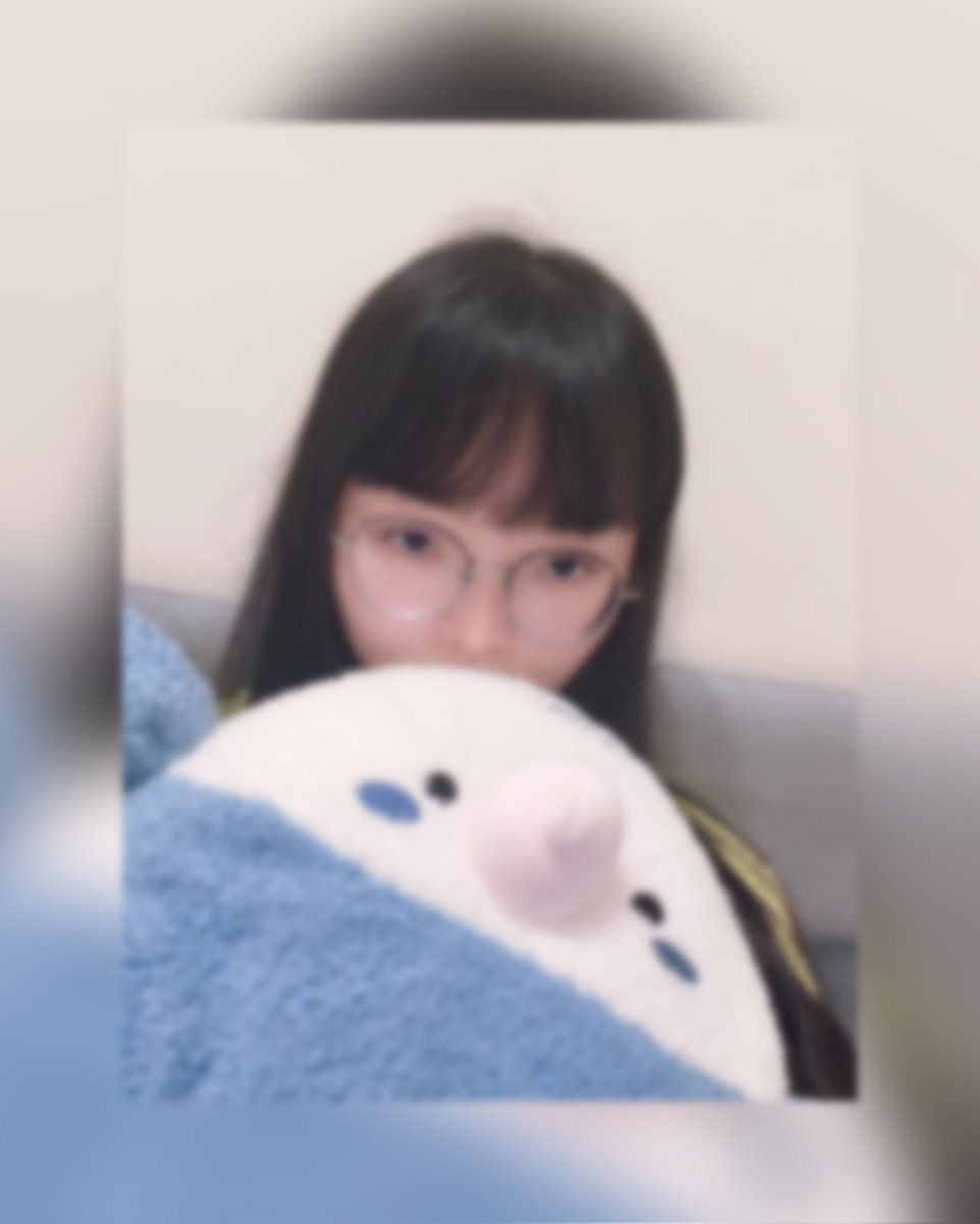 盯(⁎⁍̴̛ᴗ⁍̴̛⁎)
是洗好澡在床上等你的悠依w（喂？
但是因為等太久...
所以氣鼓鼓的盯著你🥺🥺
++++-----------+++++++
最近其實想拍點照片....
不過不知道可以拍啥www
有人有好點子嗎🤣 https://t.co/bpseAgoxT9