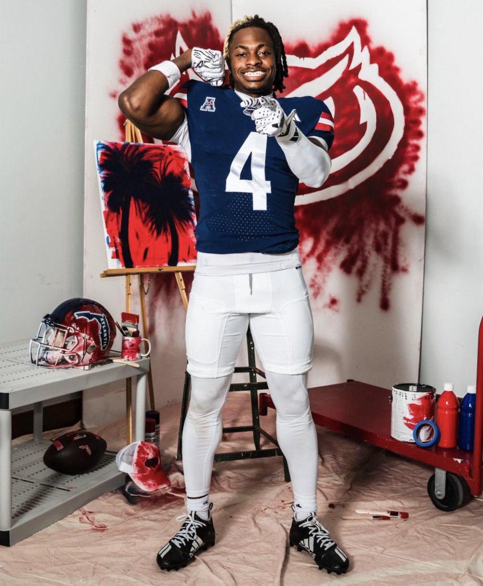 _Trent_Scott's tweet photo. Extremely blessed to receive a D1 offer from Florida Atlantic University ! @coachyoyo_ | @Lakes_FB @TMO__Coach @ChuckCizMe @RawHunter561 @Coach_Helem @CoachScottES @GradyParks10075 | @JerryRecruiting @EraPrep @NP_Florida @NEP_Proscia @Andy_Villamarzo @BlairASanderson @SWiltfong_ https://t.co/qX6kr6zSE7
