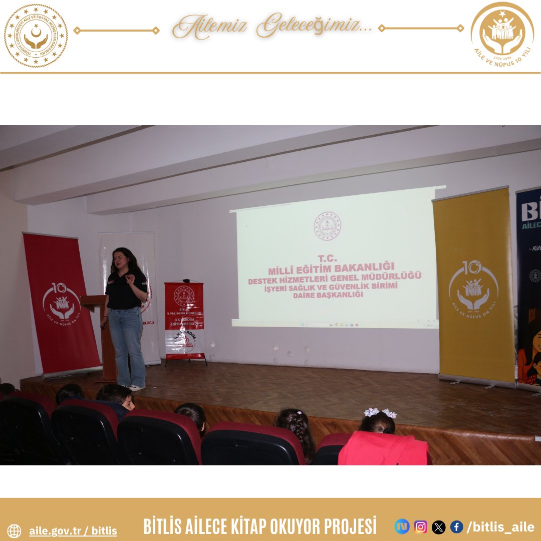 bitlis_aile's tweet photo. 📚 Bitlis Ailece Kitap Okuyor Projesi Kapsamında “Aile ve Nüfus 10 Yılı” Farkındalık Etkinliği Gerçekleştirildi

Müdürlüğümüz ve paydaş kurumlar olan İl Milli Eğitim ve İl Kültür Turizm Müdürlüğü katkılarıyla yürütülen “Bitlis Ailece Kitap Okuyor” projesi kapsamında, “Aile ve Nüfus 10 Yılı” teması doğrultusunda farkındalık etkinliği gerçekleştirildi.

Etkinlik kapsamında, Bitlis İl Milli Eğitim Müdürlüğü İlk Yardım Eğitim Merkezi Mesul Müdürü Sayın Ayşe Şeyma Uckaç tarafından çocuklar ve ailelerine yönelik ilk yardım eğitimi verilerek, günlük yaşamda karşılaşılabilecek acil durumlarda doğru müdahale yöntemleri hakkında bilgilendirmelerde bulunuldu.

Etkinlik, Bitlis İl Halk Kütüphanesi ev sahipliğinde gerçekleştirildi.

📍 Bitlis İl Halk Kütüphanesi
@tcailesosyal @BitlisValiligi @Bitlis_Mem @ASHB_ATHGM