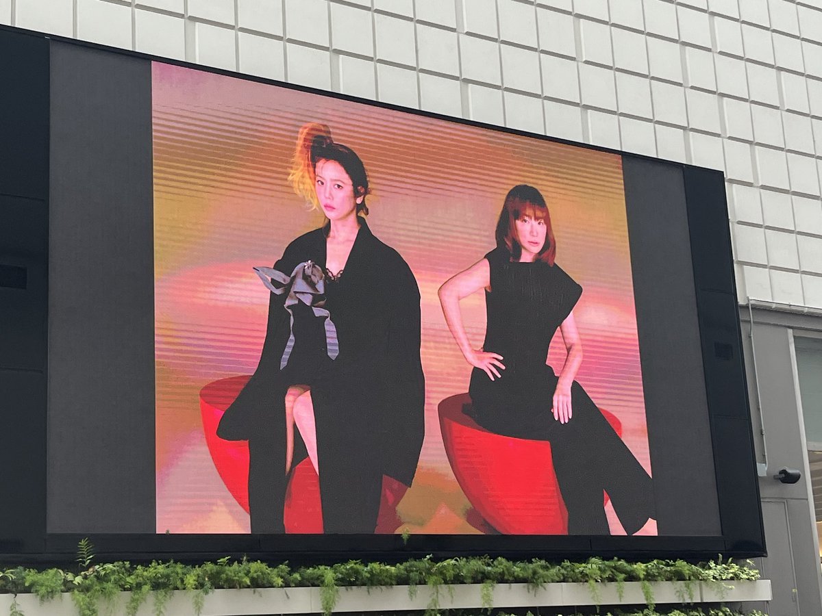 kuma101_'s tweet photo. 人生初のchara+YUKI

それぞれのソロ曲も昔の曲もやってくれて
衰えてない2人の生歌
最高でした✨
#charayuki https://t.co/Mwg5iB7HSi