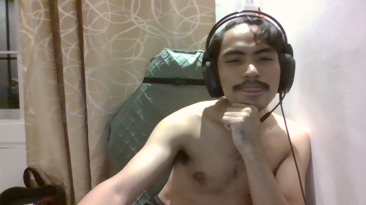 nivri_D's tweet photo. Late night gaming sesh https://t.co/C5XGZqEnl8