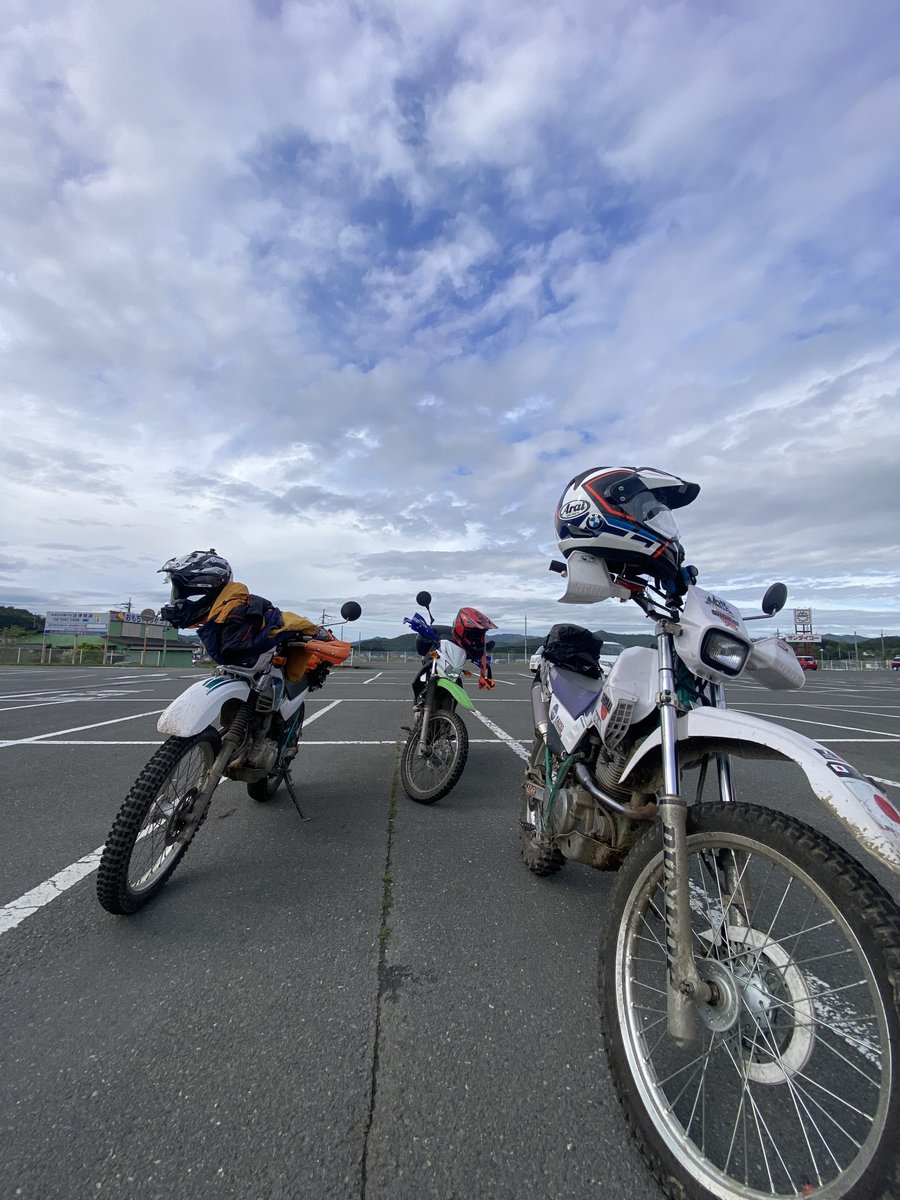 Serosuke250's tweet photo. 今日は久々の林道ツーリング！
道中アニマルに行く手を阻まれたり、崩落現場あったりとお腹イッパイw

最後は洗車してピカピカ！
お疲れ様でした〜！

#セロー225 https://t.co/Hw0JYGS2G2