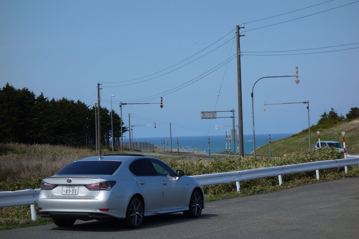 barlacker's tweet photo. GW北海道遠征に活躍したGS300h Fスポーツ
10年落ち12.5万キロ走行を感じさせない快適さだった

シートが良いから腰の痛みも無く程良く引き締まった足回りに全車速対応レーダークルコン、LKAと装備は現代車に負けず劣らず

GSの名前の意味は「Grandtouring Sedan」
それ名に相応しい走りを見せてくれた https://t.co/aVBypNAN42