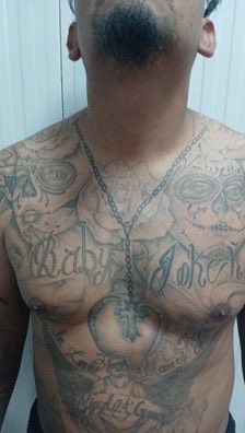 En El Salvador, los pandilleros deportados no regresan a las calles: acá son terroristas y van directo a la cárcel y a responder dentro de la causa penal contra la MS13 internacional.

Jimmy Josué Martínez Chavarría, integrante de la estructura criminal MS13 en Estados Unidos,