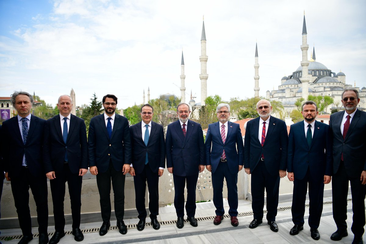 tiburesmi's tweet photo. TİBU Üniversite Danışma Kurulu toplantısı gerçekleştirildi.

Üniversitemizin kuruluş sürecinde akademik vizyonunun ve kurumlar arası iş birliği imkânlarının istişare edildiği ilk toplantıya katılarak değerli katkılarını sunan;
• Dışişleri Bakanlığı,
• Millî Eğitim Bakanlığı,
• Yükseköğretim Kurulu (YÖK),
• Diyanet İşleri Başkanlığı,
• Türk İşbirliği ve Koordinasyon Ajansı Başkanlığı (TİKA),
• Yurtdışı Türkler ve Akraba Topluluklar Başkanlığı (YTB),
• Türkiye Ulusal Ajansı,
• TÜBİTAK,
• Kredi ve Yurtlar Genel Müdürlüğü (KYK)
temsilcilerine şükranlarımızı sunuyoruz.