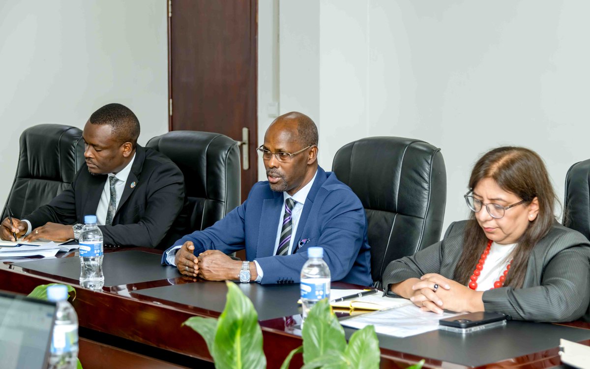 FAORwanda's tweet photo. Today, @FAORwanda Rep. @AwDahir met with Hon. Minister @jnabdallah &amp; MOS @XandrineUmutoni of @RwandaYouthArts, to strengthen strategic partnerships for youth employment in agricultural value chains, skill development, and innovation for improved agrifood systems in Rwanda. https://t.co/5AGHFscODx