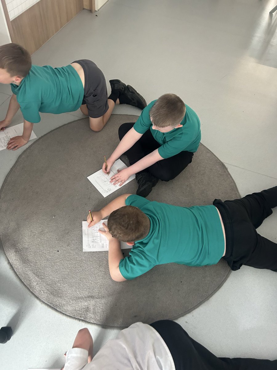 MissSimpson33's tweet photo. This week in STEM we have looked at forces and how to measure them 🥼👩‍🔬👨‍🔬@LawmuirPS https://t.co/NprEv5UJ3b