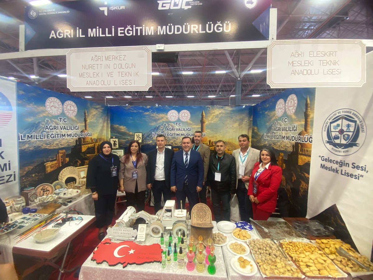 agrihalkegitimi's tweet photo. Van’da düzenlenen Doğu Anadolu Kariyer Fuarında ilimizi temsilen yerimizi aldık .Şehrimizi ülkemizin her karışında gururla temsil etmeye devam ediyoruz .Ağrı Halk Eğitimi Merkezi her yer de …

@OnderBozkurt_  @hasan_kokrek @mebhbogm @kasimihsanpolat https://t.co/oXq3RYzXYq