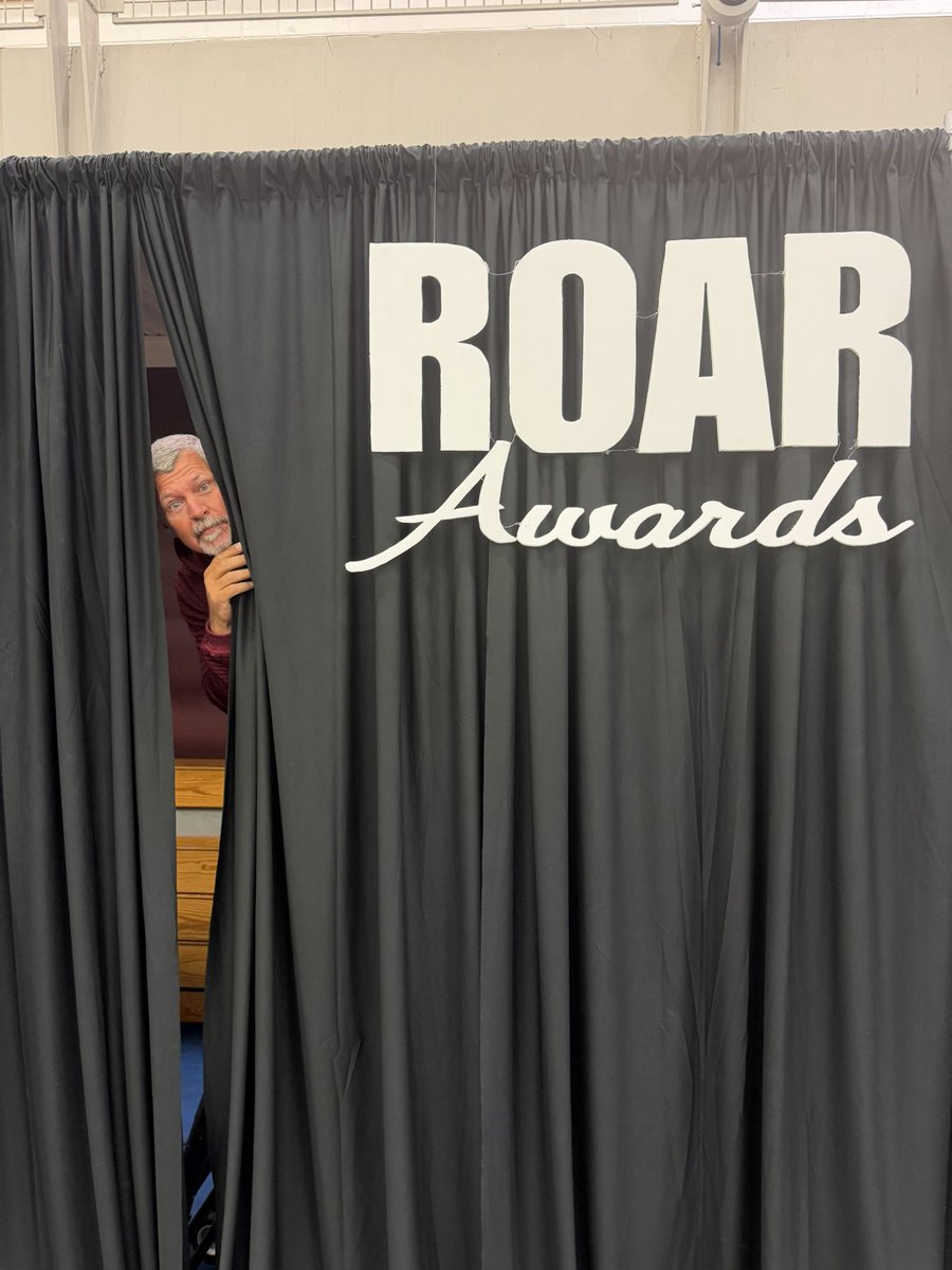 FHUsoftball_'s tweet photo. Last night at the Roar Awards was so special for our Lady Lions🦁💛

A huge congratulations to our four Lady Lions who received awards! Seeing this team stand together, cheering, lifting each other up, and celebrating every moment. 

That’s what being a Lady Lion is all about💛 https://t.co/koZEU6MHZC