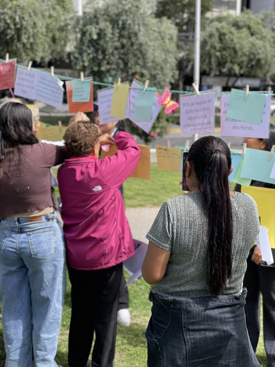 InclusionQuito's tweet photo. 🔺#QuitoNosCuida | Una nueva ‘Banca Roja’, ubicada en el parque La Carolina, transforma el espacio público en un símbolo de memoria viva. Esta iniciativa en Quito busca sensibilizar sobre el femicidio y violencia de género. 

📍Más detalles: https://t.co/fIW2PvBIdh

#QuitoRenace https://t.co/KqdiRiuGaa