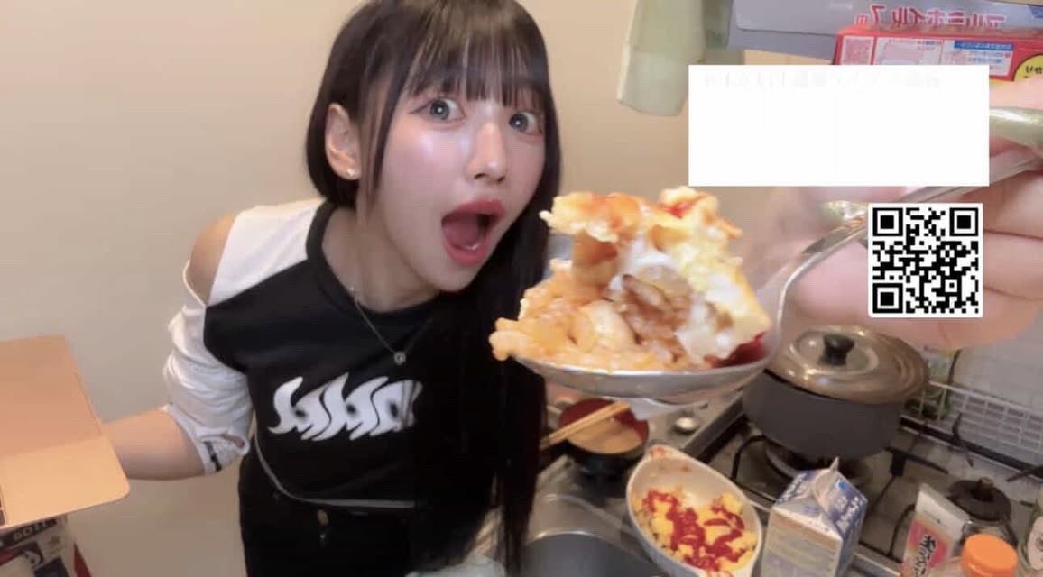 片手にPC片手にオムライスあーん #Twitch #ツイッチ配信