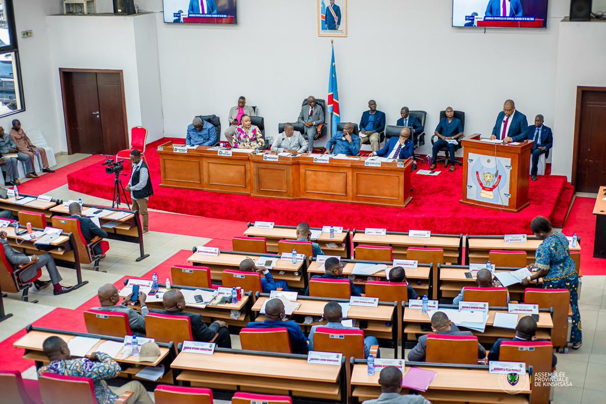 levimbuta's tweet photo. Dans le cadre du suivi rigoureux des affaires de notre province, j’ai conduit ce mercredi 06 mai 2026 une séance plénière de l’Assemblée Provinciale de Kinshasa, consacrée à plusieurs points d’intérêt majeur.

Quatre matières figuraient à l’ordre du jour, parmi lesquelles la lecture et l’adoption des procès-verbaux n°08 et 09/APK/SO/Mars 2026 des séances plénières du 29 avril 2026.

La plénière s’est poursuivie avec l’audition du Ministre provincial en charge de l’Éducation, Thierry Kabuya, à la suite de la question d’actualité qui lui a été adressée par l’honorable Diyabanza Mwananene Martyr.

Enfin, un huis clos a été décrété pour la présentation et l’adoption du rapport de la Commission de comptabilité et de contrôle des ressources de l’Assemblée Provinciale de Kinshasa, couvrant la période du 30 septembre 2025 au 29 mars 2026.

Je réaffirme mon engagement à conduire notre institution dans un esprit de rigueur, de transparence et de responsabilité, au service du bien-être des Kinoises et des Kinois.

#Kinshasa #AssembléeProvinciale #LeviMbuta #Gouvernance #Redevabilité #RDC