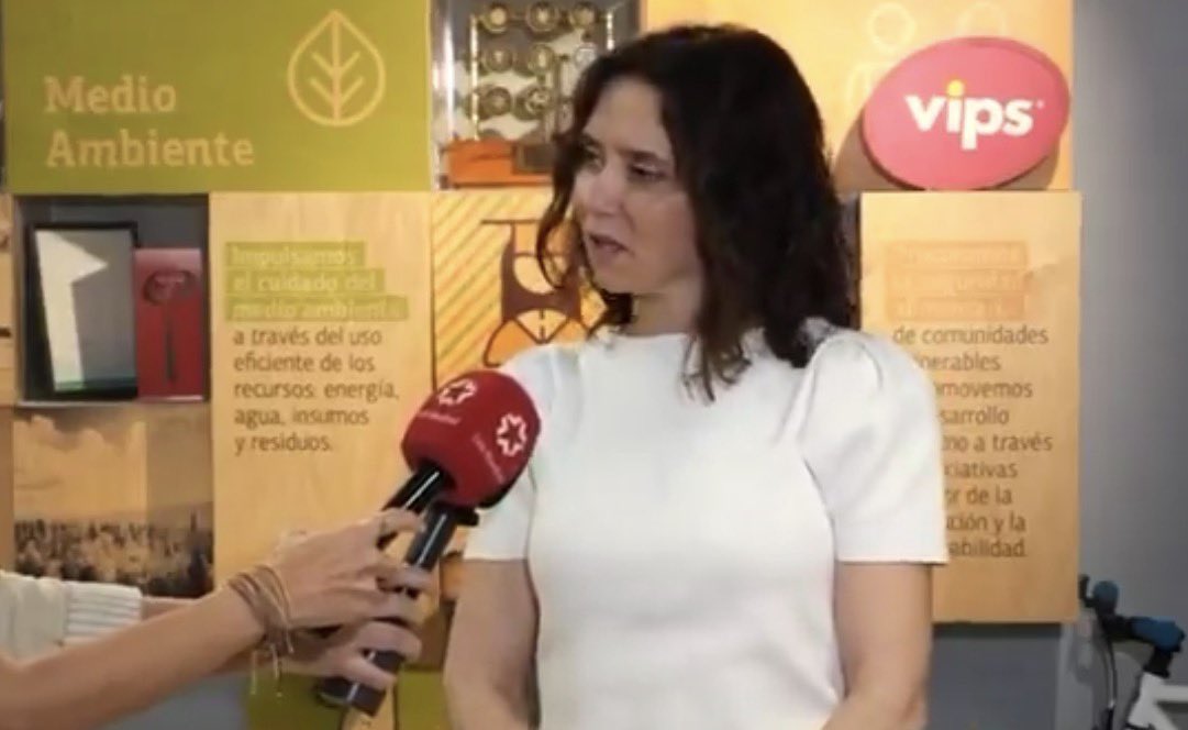 300.000 euros gastados en un viaje para ser entrevistada por Telemadrid y aprender que México se escribe con X.