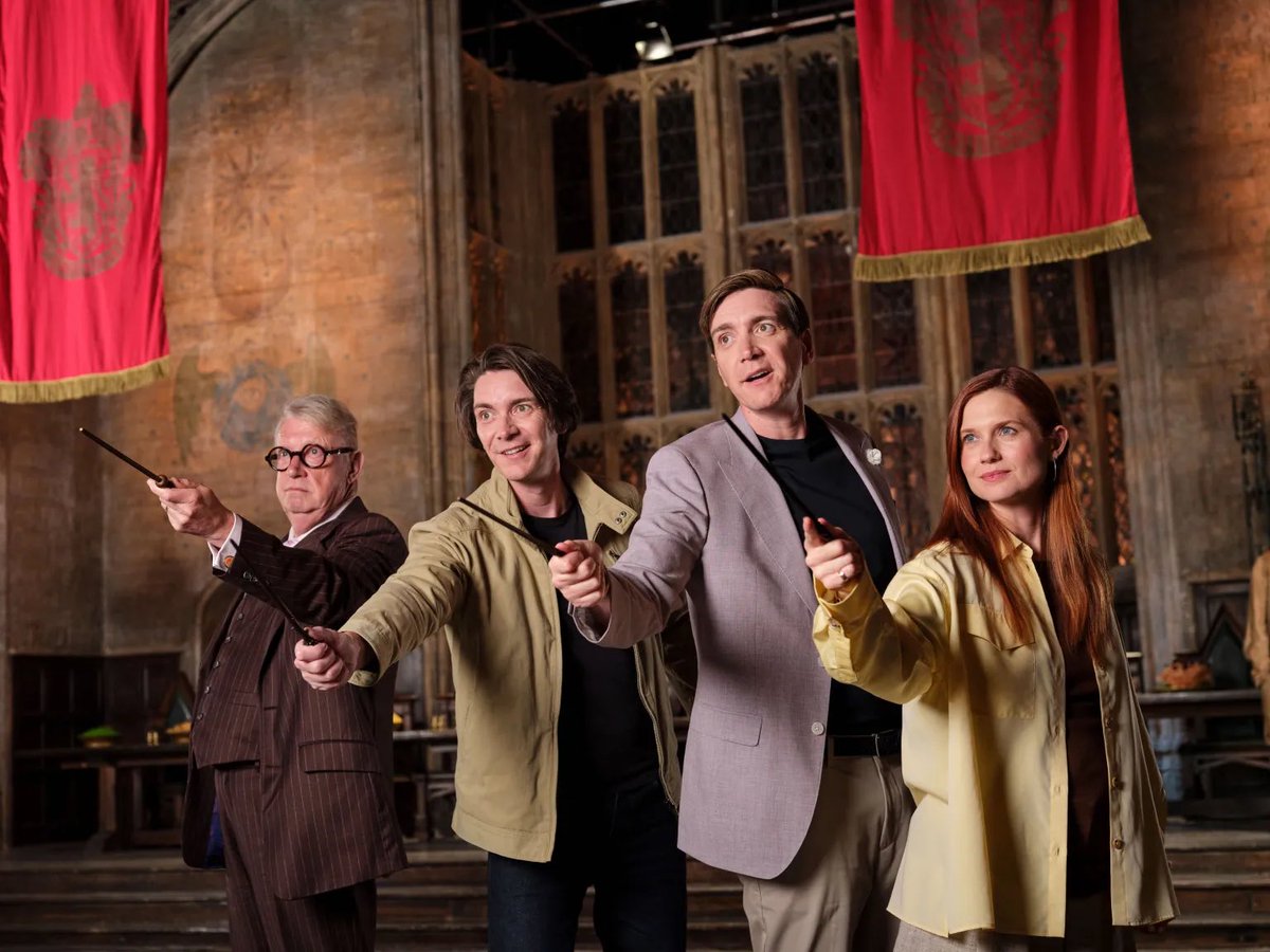 Mark Williams, James and Oliver Phelps, with Bonnie Wright at Warner Bros Studio Tour London 🥹🥹

Or should I say… Arthur, Fred, George and Ginny Weasley!