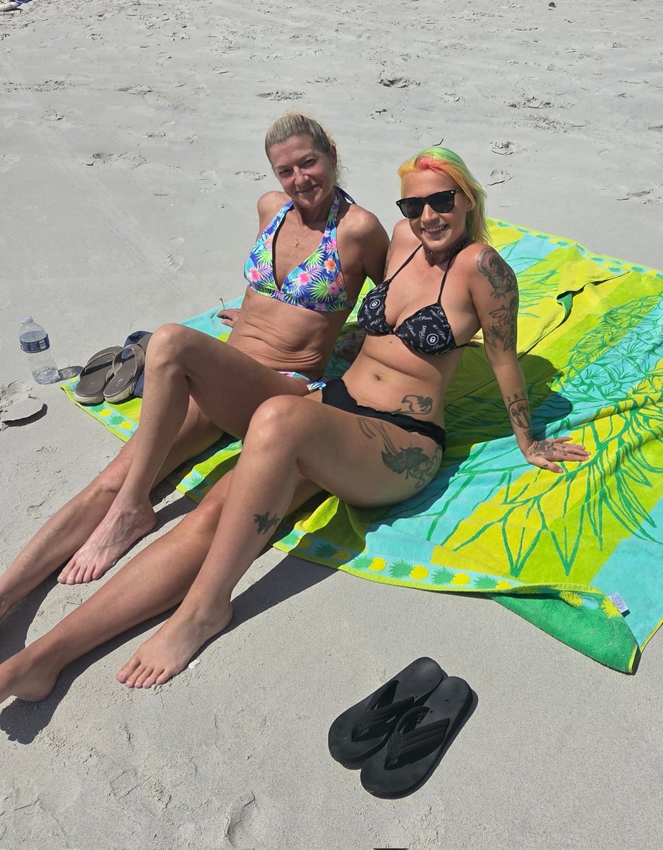Living our best life!!! 🏖
