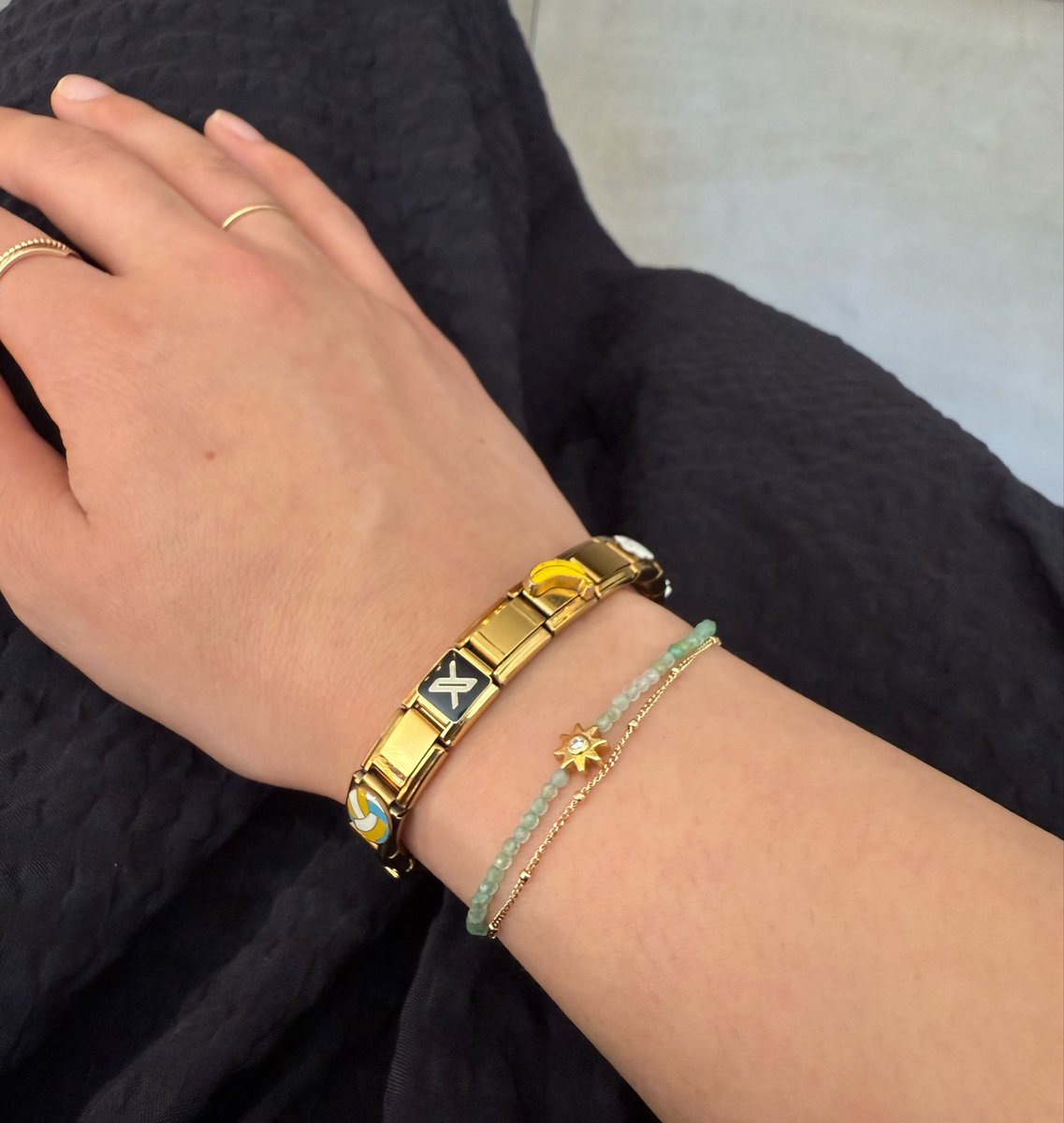 ngjulia8's tweet photo. shoutout @cutandcropped for having X charms https://t.co/64vsANpPBv