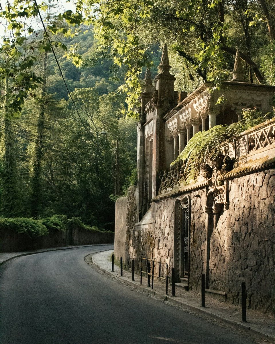 vistaaura222's tweet photo. Sintra, Portugal https://t.co/oxU1tu6oaW