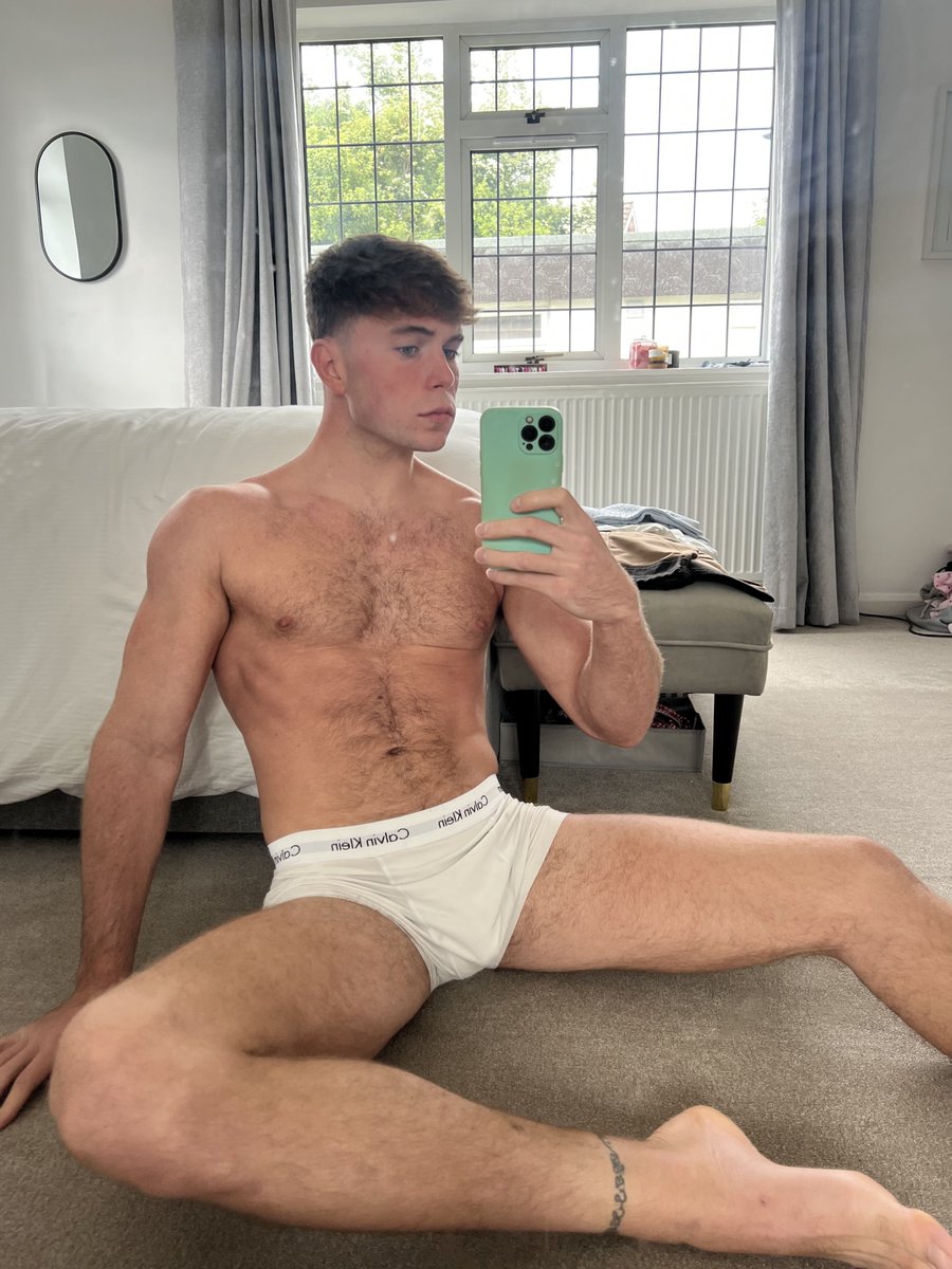 lucastone66's tweet photo. @tatshackrat Hairy dudes just hit different, huh? https://t.co/uxYGkQJHdQ