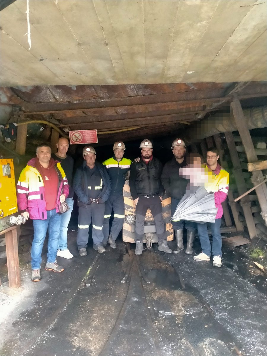 Tras la reunión mantenida con trabajadores de la plantilla de la mina Miura reafirmamos nuestro análisis sobre la minería; el apoyo  a los compañeros encerrados y a toda la plantilla de Mina Miura. Sigue hilo👇pcte.es/territorios/as…