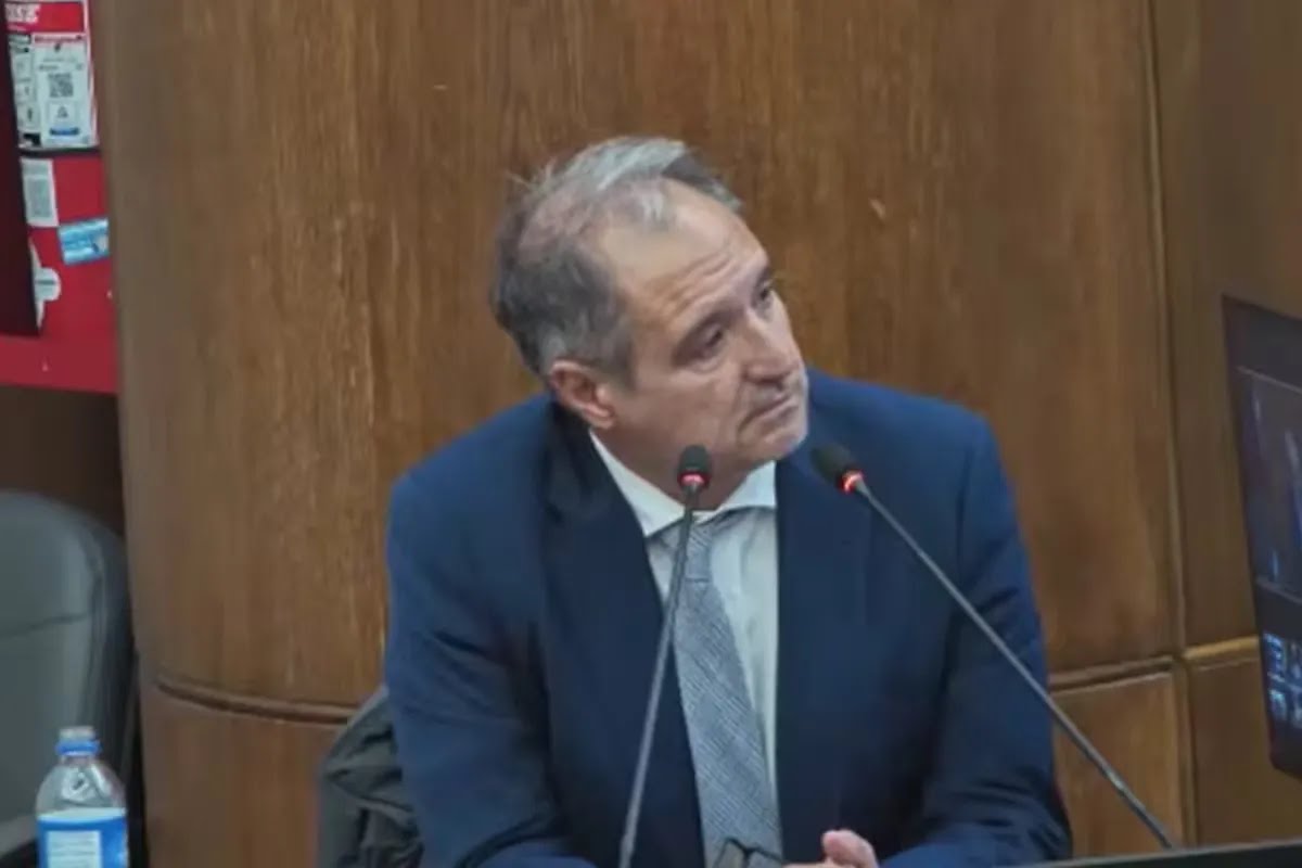 Te felicito <a href="/diegocabot/">Diego Cabot</a> por tu templanza, coherencia y valentía para enfrentarte a esas hienas, defensoras acérrimas de la corrupción. 
Sos una brisa de aire fresco en medio de tanta podredumbre.
Gracias por todo.
#Cuadernos