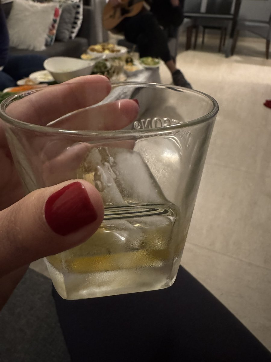 Joy_ForLife's tweet photo. Cheers 
Mish halel vs halel https://t.co/TumfFPFeuj