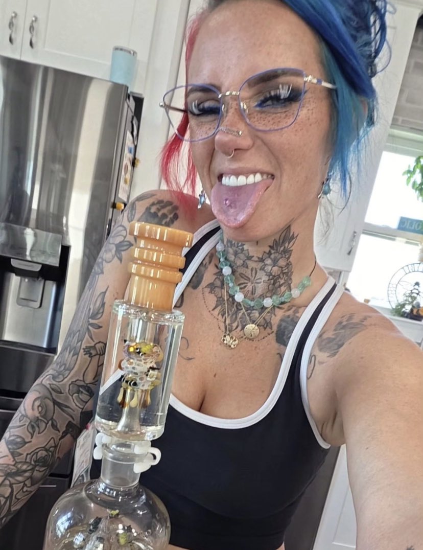 Kendra Megan tweet media