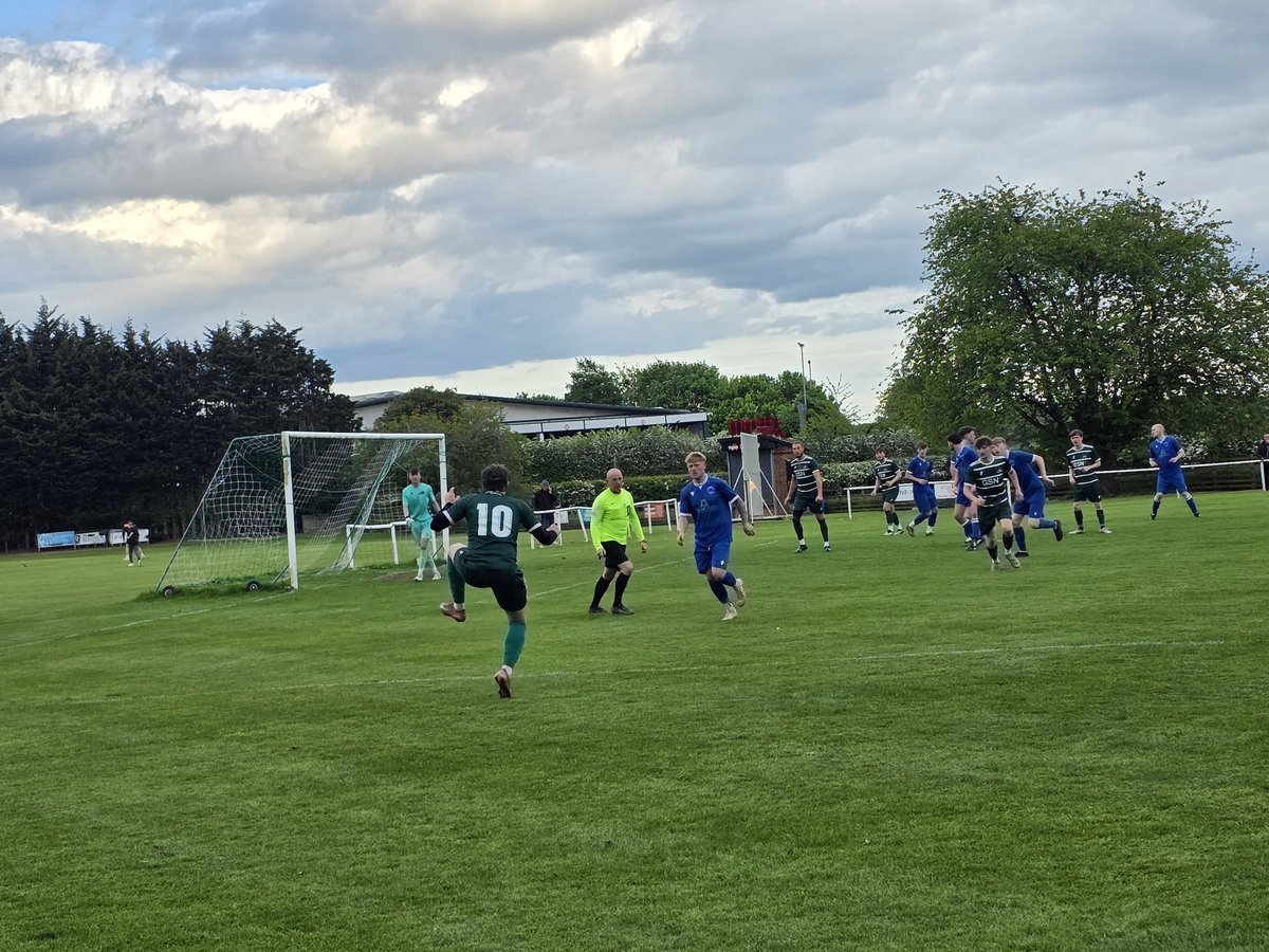 Around_FGround's tweet photo. Some more step 7 football brings me to Tadcaster 

Game 104. Tadcaster Magnets v Malt Shovel 
Queens Gardens 
York League Premier Division 
Miles 144 https://t.co/jMvxhpJ6wW