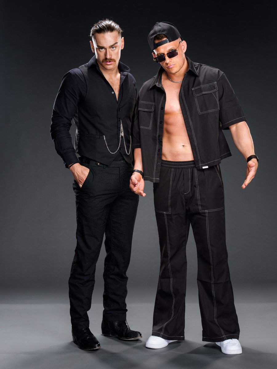 Stacks_WWE's tweet photo. My wallet is getting thicker from all this nepotism. It’s my birthright to make more than the “regulars”. 💰💰 https://t.co/cCLdzEUJF7