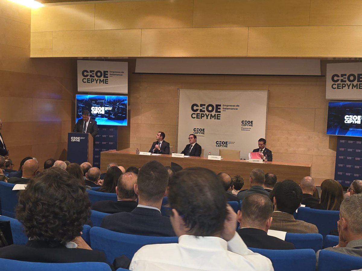 charra36554's tweet photo. Hoy en el acto de CEOE-CEPYME Salamanca, donde nuestro presidente ha intercambiado impresiones con Antonio Garamendi.
Somos la única asociación hostelera integrada en CEOE-CEPYME Salamanca.
Defendiendo al sector donde se decide. https://t.co/5pA20Tojuy