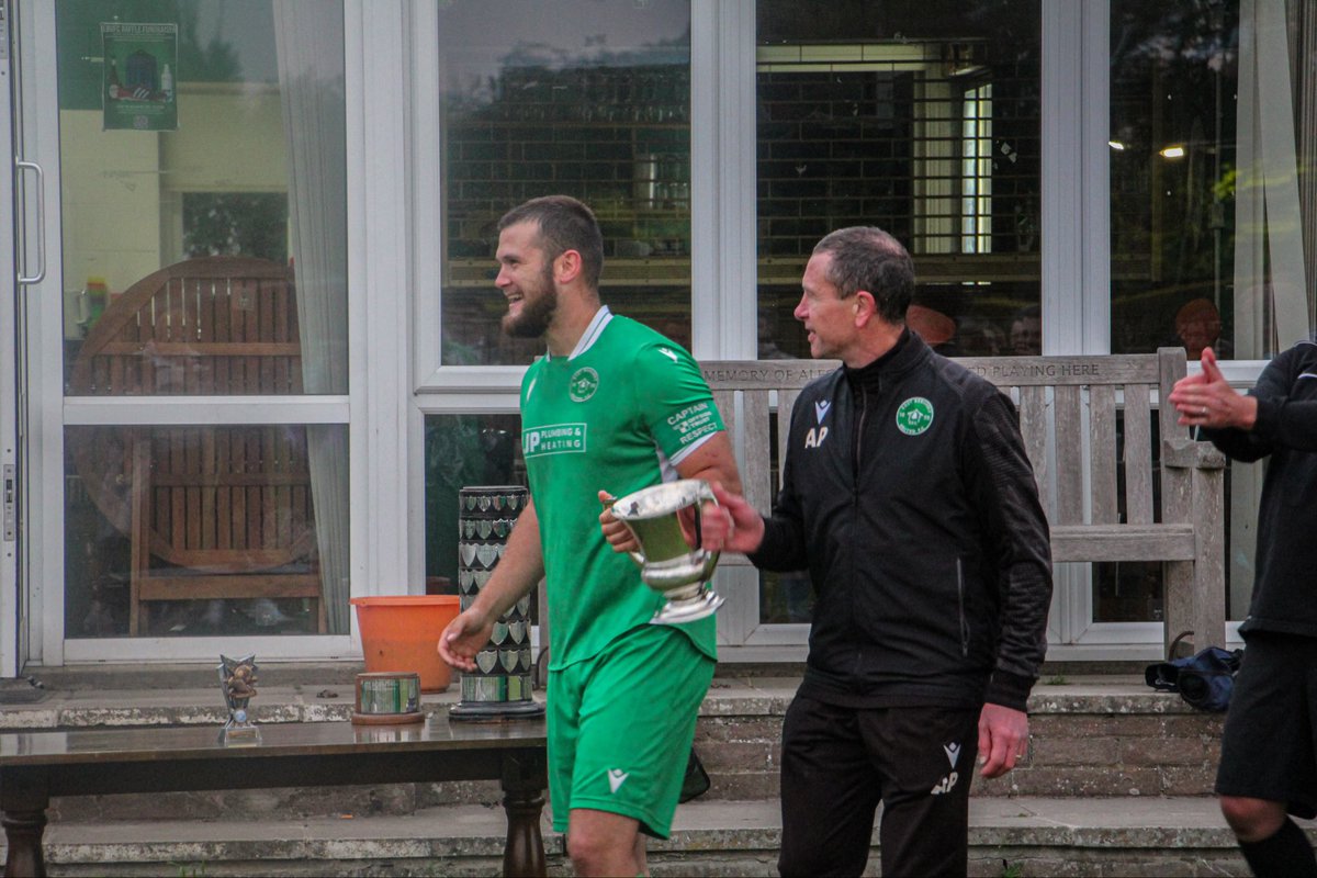 EBUFC1's tweet photo. Champions has a nice ring to it 😏

#GreenArmy

Sponsored By LJP Plumbing &amp; Heating Ltd https://t.co/IoH6jSnRqh