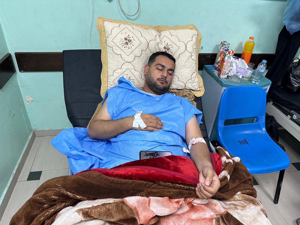 دعواتكم لي بعد الخروج من عملية جراحية وفك الدعامة من الحالب وإخراج الحصوة وبسبب التضخم في الكلية ، تم تكريب أنبوب من الكلية مباشر لكسترة خارج البطن 

لا تنسوني من دعواتكم