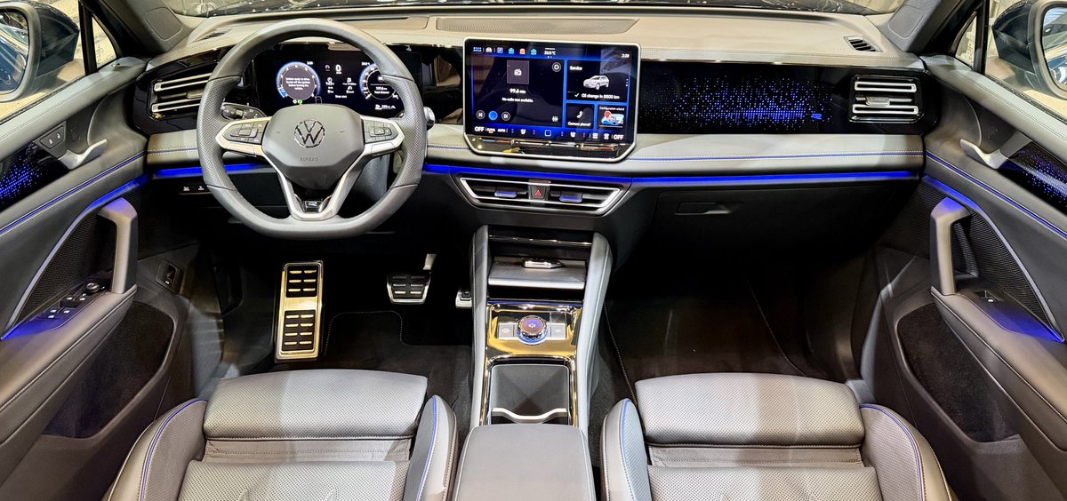 Auto_Elshafeey's tweet photo. #Volkswagen  TIGUAN
R LINE. Wakil . ModeI:2025
1000K.m Only . Portect me
3 Years licenses . Like Zerooo
Mobile 01006787668 _ 01060005440 https://t.co/oQAwKS9Nem