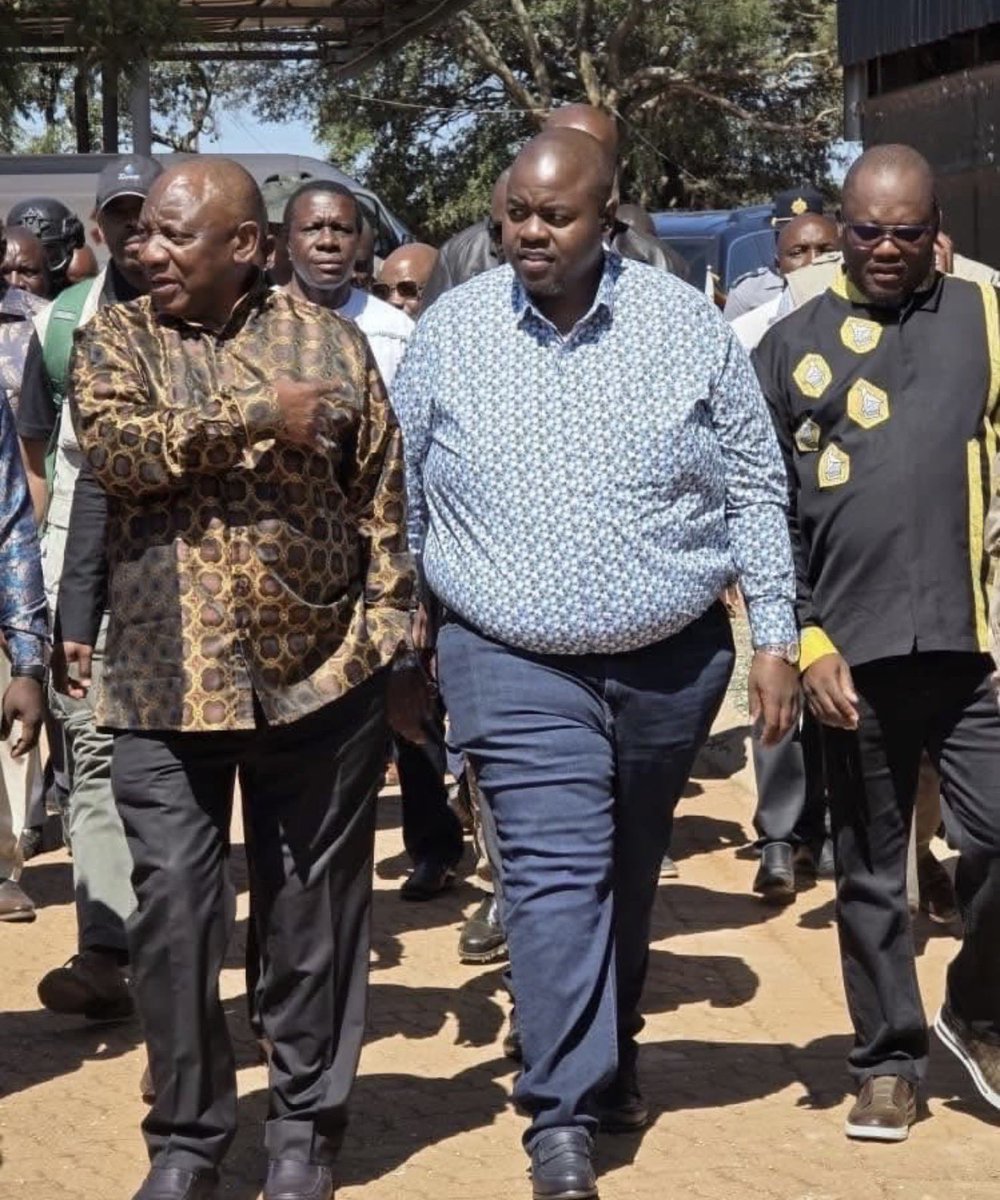 🔸Good day <a href="/PresidencyZA/">The Presidency 🇿🇦</a>,

You allege that this was a “working visit.” What were you working on with <a href="/wicknellchivayo/">sir_wicknell.</a>? Kindly clarify.

We need new leaders.🇿🇼