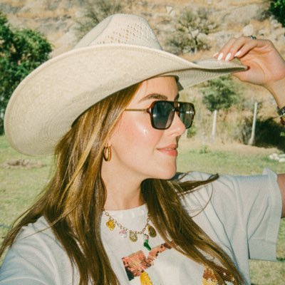 fernandafg4's tweet photo. #NuevaFotoDePerfil https://t.co/FlAsMa919x