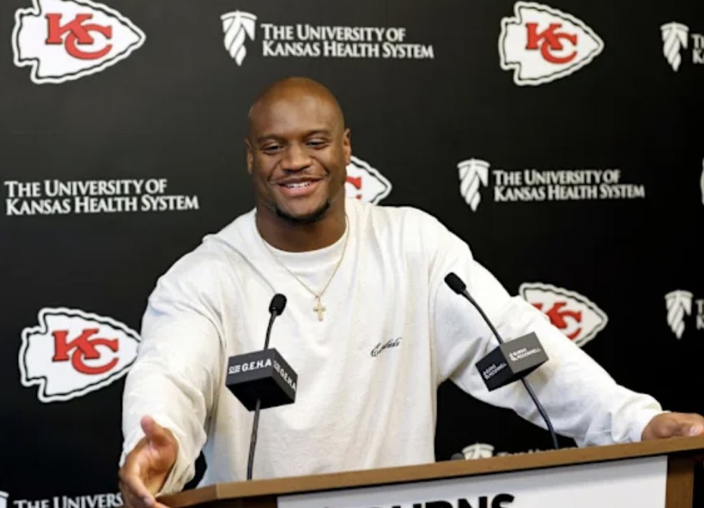 Kenneth Walker III says #Chiefs fans could see a much bigger role for him in the passing game this season👀

“We’ve been working on getting connected in the pass game,” Walker said about building chemistry with Patrick Mahomes this offseason
