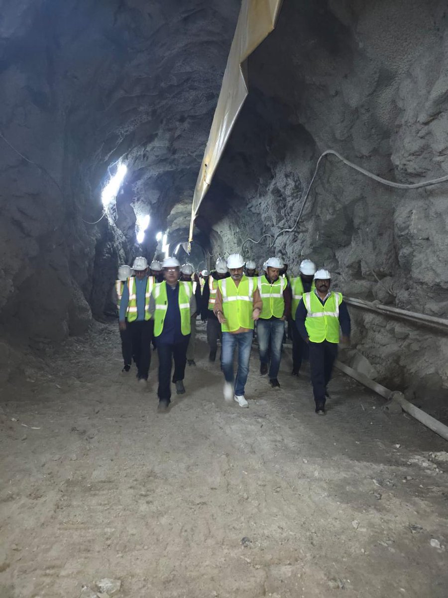 hppcl_in's tweet photo. Er. Surender Kumar, Director (Civil) Himachal Pradesh Power Corporation Ltd. visited the project sites of Package-I and Package-II of Chanju-III Hydroelectric Project being executed on Chanju river in Chamba district.@hppcl_in
#cleanandgreenenergy https://t.co/iA4gJ7XYRm