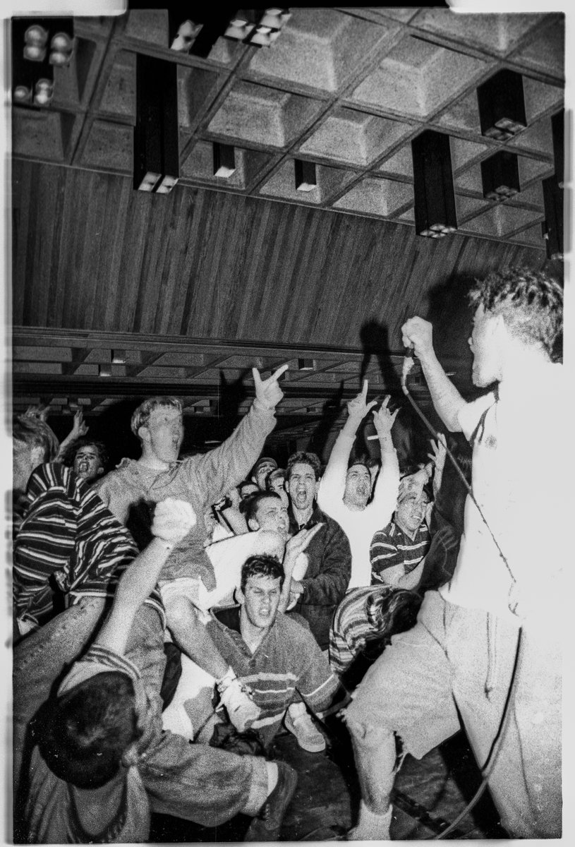noechonet's tweet photo. Outspoken | '90s hardcore forever 🌞

📸: Adam Tanner https://t.co/Ntkb6KwUfc