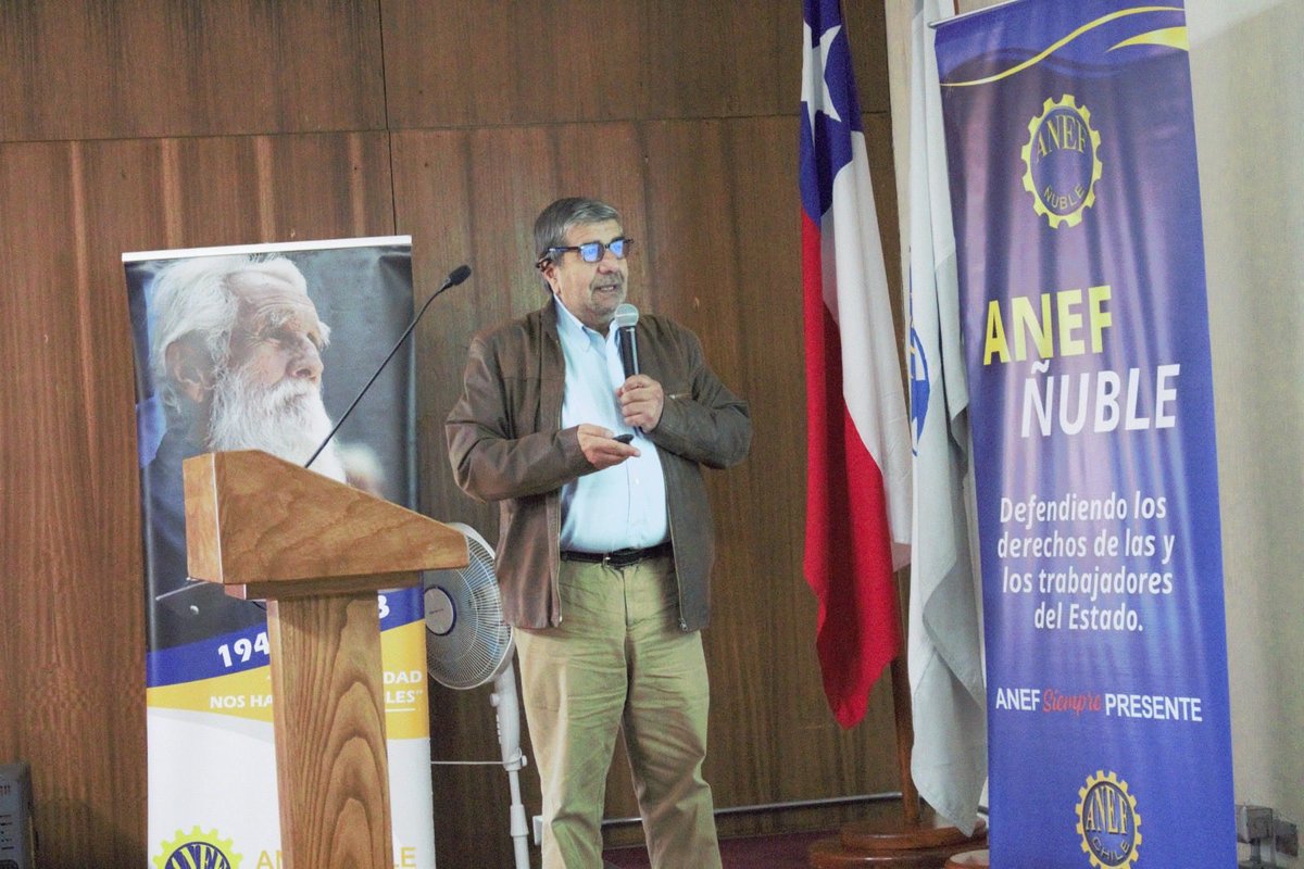 olnuble's tweet photo. En el marco de la conmemoración de los 83 años de la ANEF Ñuble , el director del Observatorio Laboral de Ñuble participó en una jornada de reflexión sobre el impacto de la inteligencia artificial 🤖 en el sector público. https://t.co/lNOBnffhtN