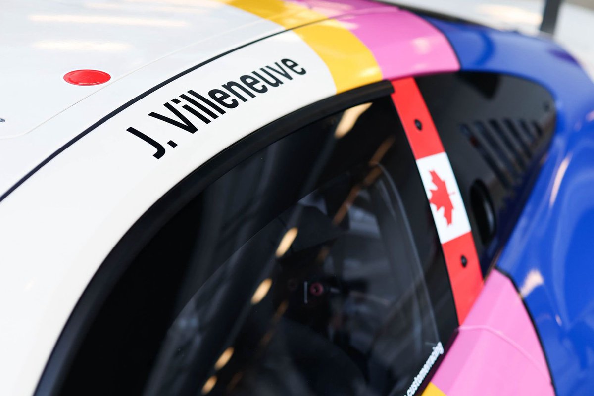 racing_porsche's tweet photo. SuperCup News 📰

Ex @F1 World Champion, Cart Champion & Indy 500 winner Jacques Villeneuve will become the VIP driver for @PorscheSupercup, with his legendary helmet colours splashed all over his Porsche 911 Cup race car. #PorscheSupercup #PorscheOnTrack 

#PorscheMotorRacing🔴🟡🔵⚫️