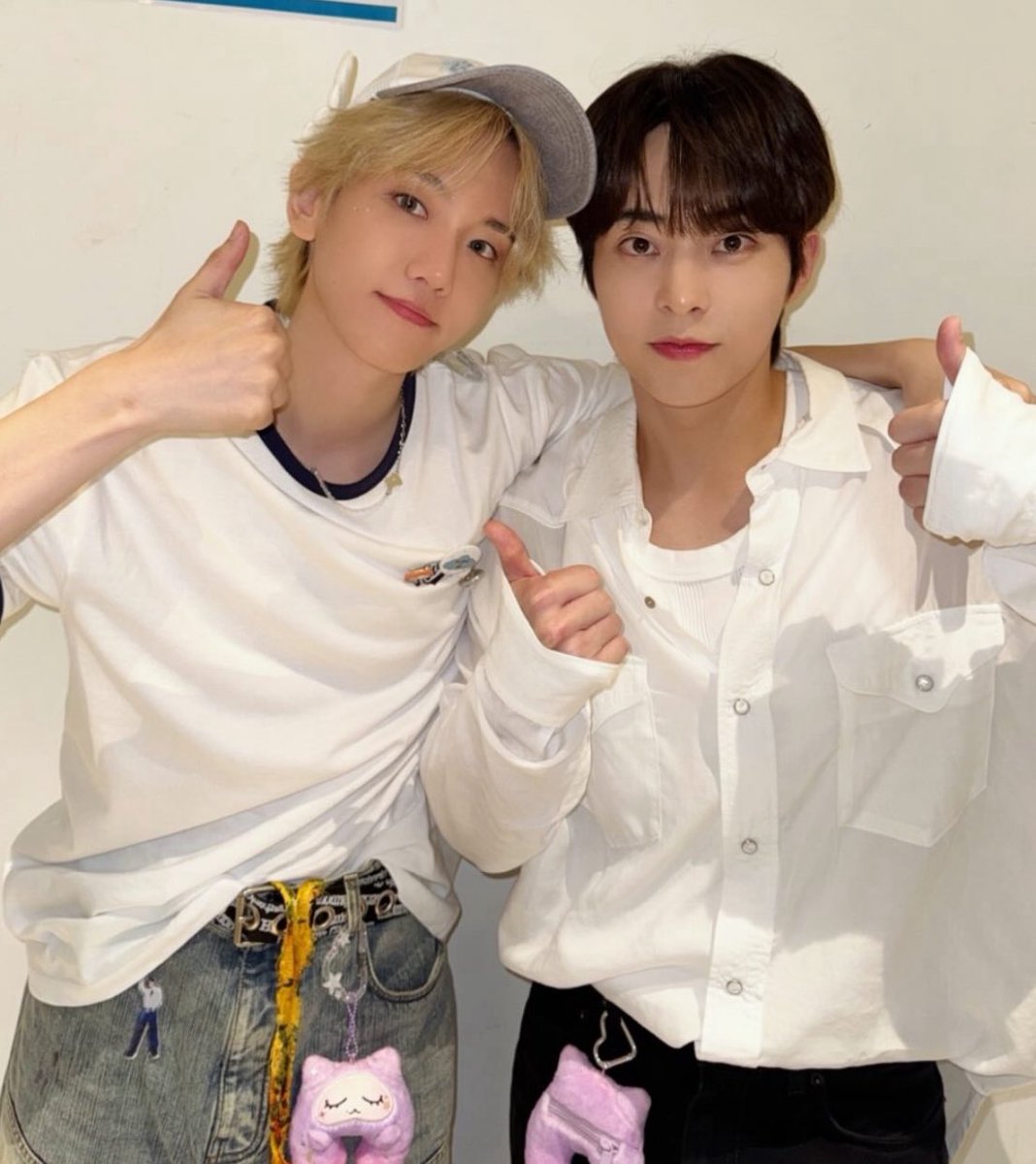 ble_bx's tweet photo. 보고십다 씨발 진짜로 https://t.co/kmSOZPpqAd