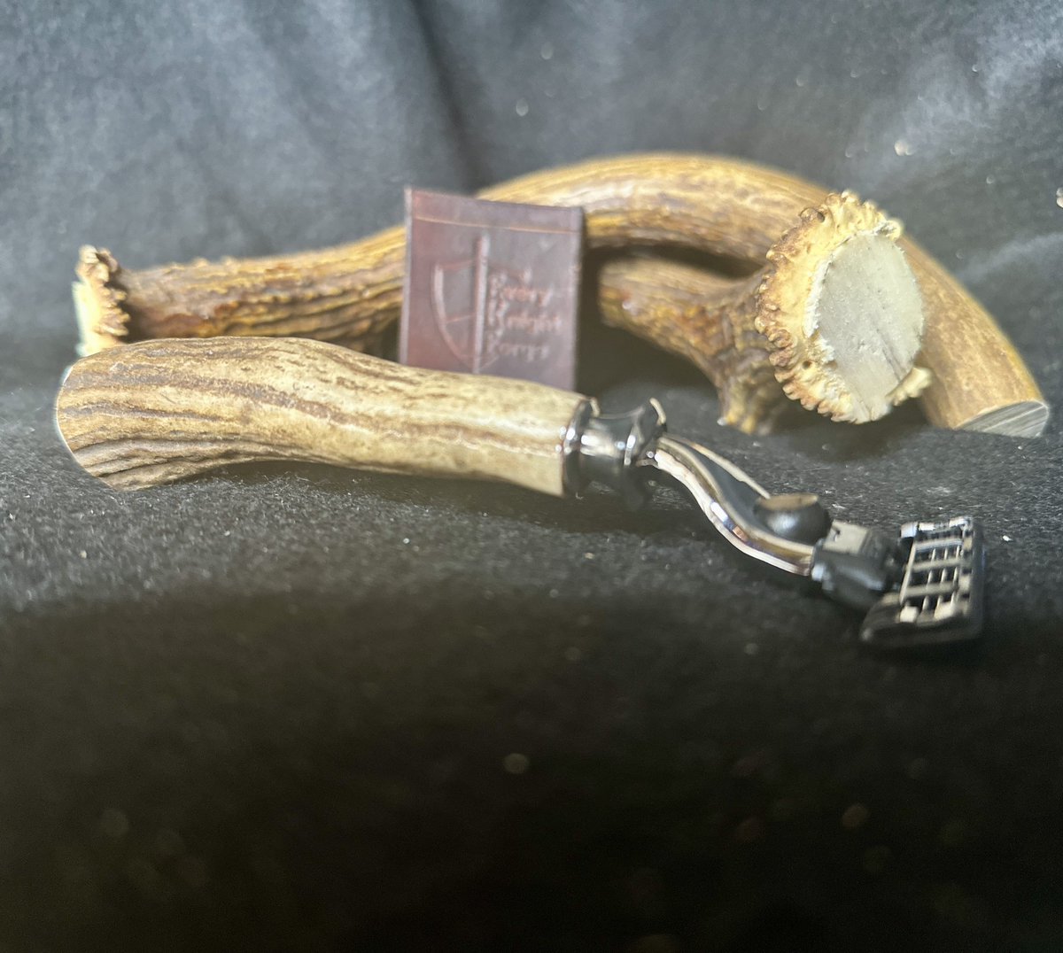 EKForgeLLC's tweet photo. On its way to Joao in Portugal.  Hope it provides shaving service and enjoyment for years to come! #WetShaving #Shaving #Shave #SOTD #Lather #MenGift #WetShaveClub #Barber #Antler #Hunting #Fishing #HandMade #MadeinUSA #ShavingSoap #Barbershop #ShaveLikeaMan #ShaveLikeABoss https://t.co/sho3FtYc5c