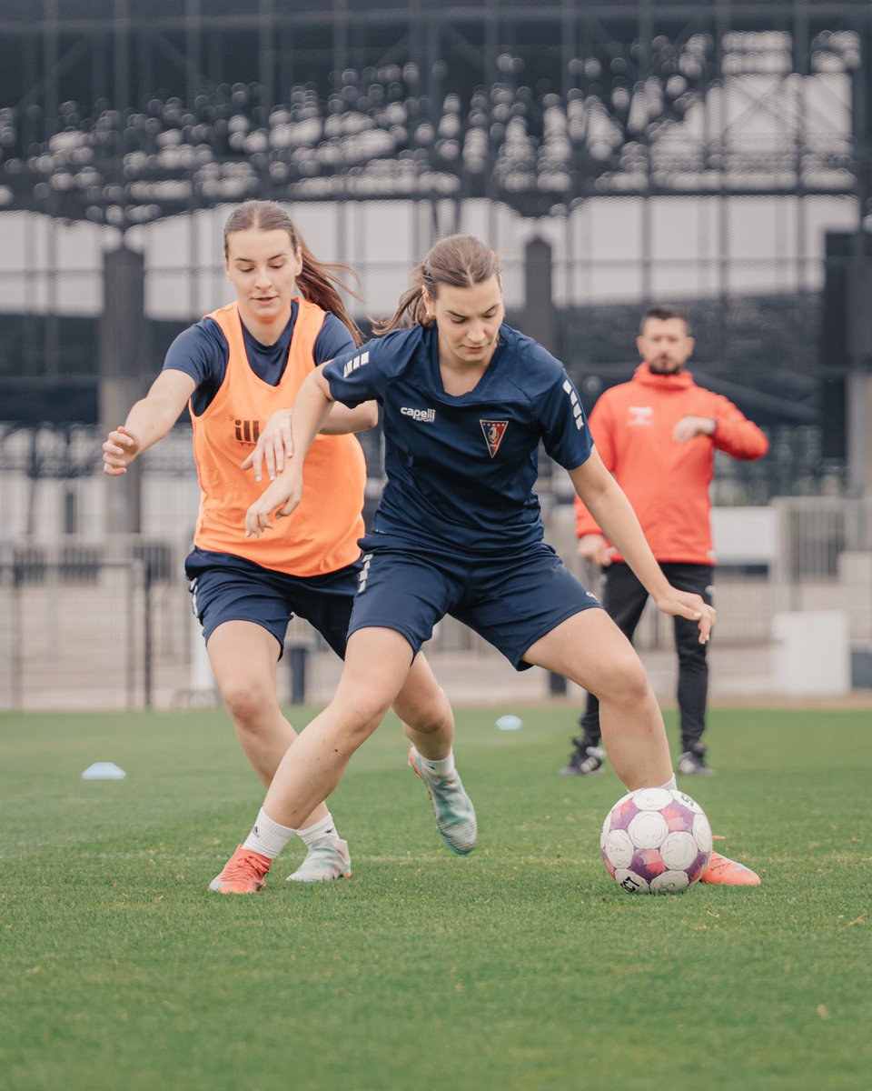 PogonSzczecin_K's tweet photo. Trwają przygotowania do sobotniego spotkania z imienniczką z Tczewa ⚽🏃♂️
Fotorelacja z treningu 👉 https://t.co/EGPItbL9RY
#TCZPOG https://t.co/UMvfrNLNEI