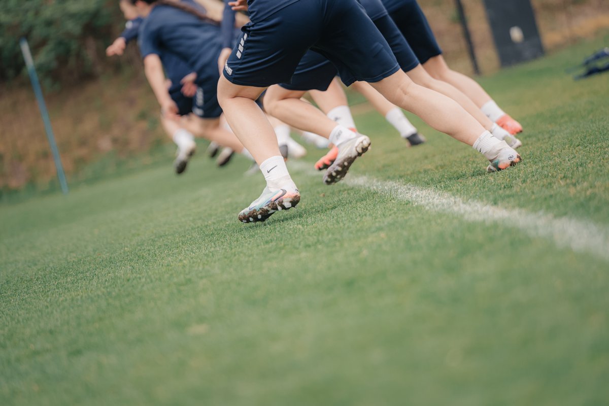 PogonSzczecin_K's tweet photo. Trwają przygotowania do sobotniego spotkania z imienniczką z Tczewa ⚽🏃♂️
Fotorelacja z treningu 👉 https://t.co/EGPItbL9RY
#TCZPOG https://t.co/UMvfrNLNEI