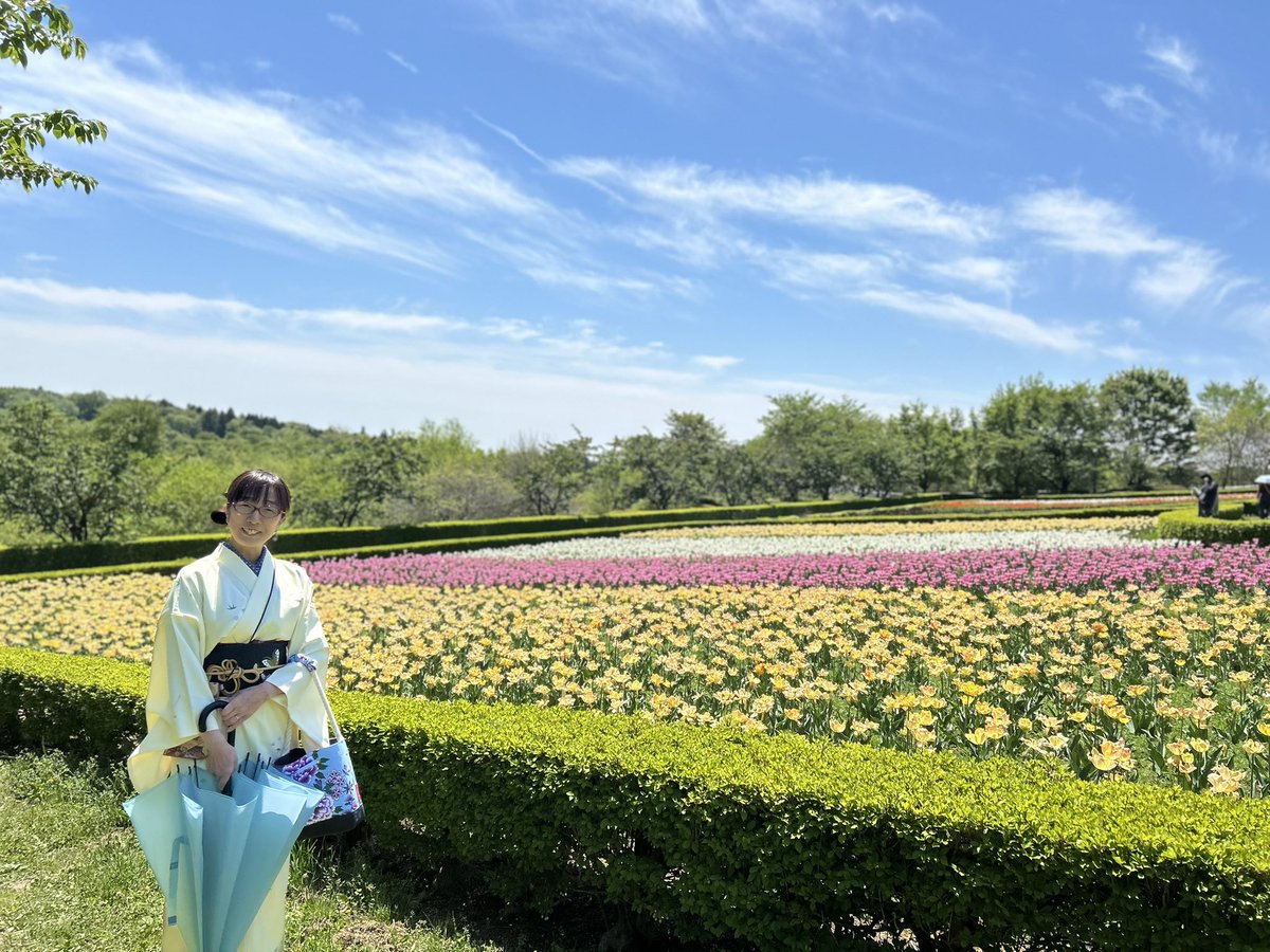 CTeZsufDeeemdeP's tweet photo. 2026.5.6
一関市藤沢町
#Ark館ヶ森　②
ずっと行ってみたいと思ってたチューリップ畑に🌷
色んな色のチューリップ🌷🌷🌷
見れてよかった🎵

【 #簡単に着れる着物 】
@shitateya_jingoro 
@jingoro_collection 
 
#仕立屋甚五郎 #したてやじんごろう 
#29秒で着れる着物 https://t.co/ujUU16FWNQ