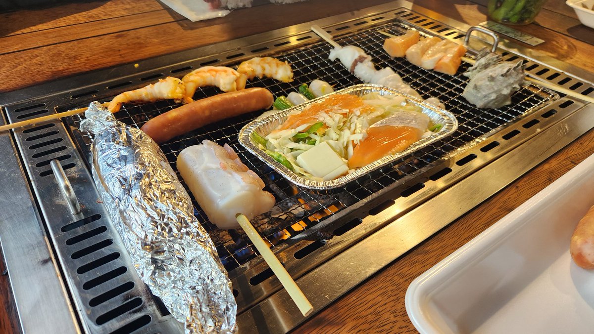 _namitaro_'s tweet photo. ゴロゴロして過ごした楽しいGWが終わりをむかえそう………

今年は、黒潮市場に行ったよ。 https://t.co/flWJS9WZ4x