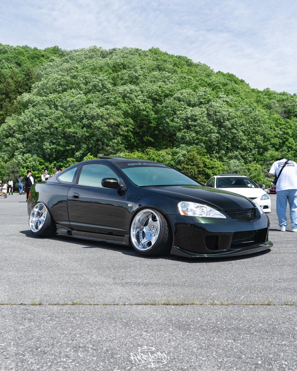 とみそー tweet media