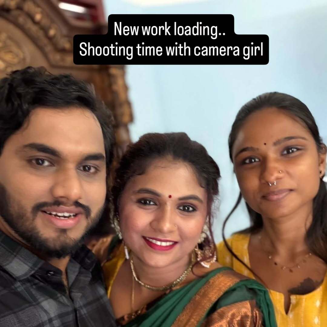 MKanniraja89033's tweet photo. Name: Vaishnavy Sharun
Known For: Social media creator / Instagram personality
Nationality: Indian
Profession: Content creator, influencer & couple vlogs 🌚
Instagram: @vaishnavy_sharun
Followers: Around 4.7 lakh+ followers on Instagram 
Content Type: Lifestyle, romantic reels, short videos, social media content
Relationship Status: Sharun raj
Famous On: Instagram reels and online video platforms