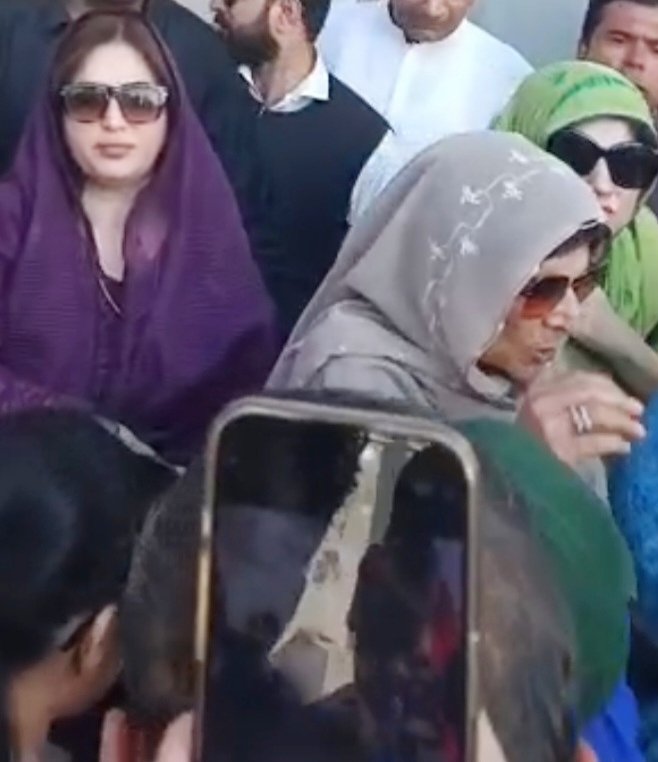 SaimaKhalidPTI's tweet photo. #admn
Tuesday 5thMay , 2026 .
پی ایچ ڈی سکالر،  ماہر تعلیم، سابقہ ٹکٹ ہولڈر براے جنرل نشست صوبائی اسمبلی ھری پور خیبر پختون خواہ، سابقہ امیدوار سینیٹ ضمنی الیکشن، نامزد ایم پی اے، مرکزی ایڈیشنل جنرل سیکرٹری وومن ونگ پاکستان #صائمہ_خالد #ReleaseImranKhan https://t.co/QSj9I0gBYr