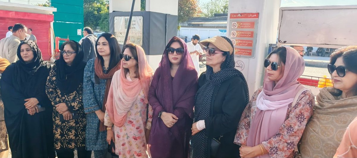SaimaKhalidPTI's tweet photo. #admn
Tuesday 5thMay , 2026 .
پی ایچ ڈی سکالر،  ماہر تعلیم، سابقہ ٹکٹ ہولڈر براے جنرل نشست صوبائی اسمبلی ھری پور خیبر پختون خواہ، سابقہ امیدوار سینیٹ ضمنی الیکشن، نامزد ایم پی اے، مرکزی ایڈیشنل جنرل سیکرٹری وومن ونگ پاکستان #صائمہ_خالد #ReleaseImranKhan https://t.co/QSj9I0gBYr