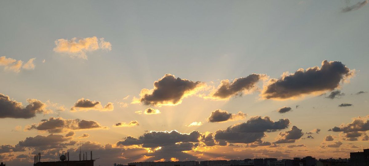 et_ch1's tweet photo. قيل لحامد اللفاف كيف أصبحت؟ قال: أصبحت أشتهي عافية يوم إلى الليل فقيل له: ألست في عافية في كل الأيام؟ فقال: العافية يوم لا أعصي الله تعالى فيه. https://t.co/zVPixxoMgQ